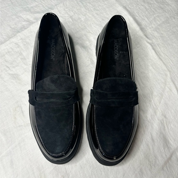 Madison by Soft Moc Dotty Loafers - Picture 2 of 9